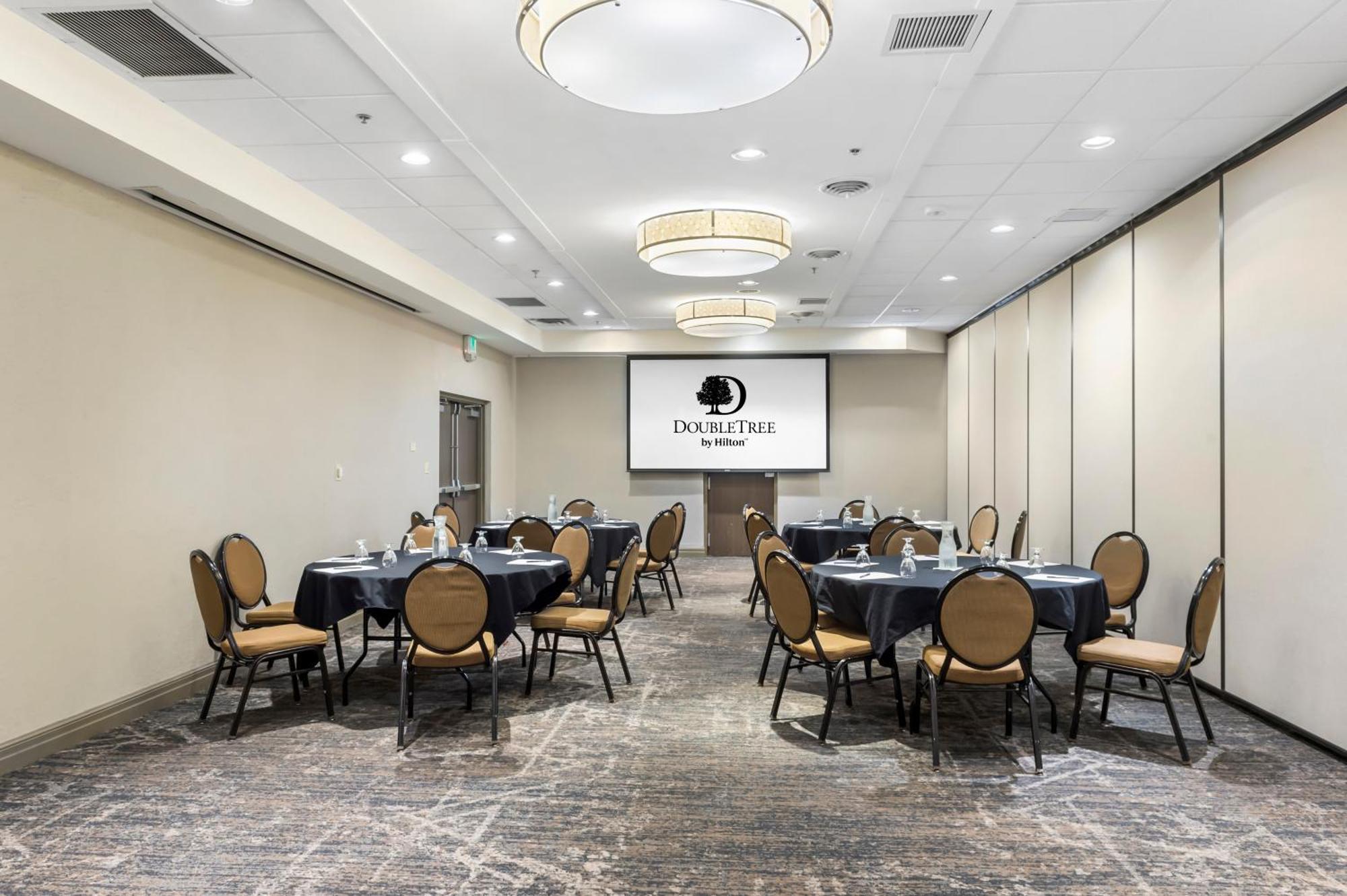 Doubletree By Hilton Roseville Minneapolis Екстериор снимка